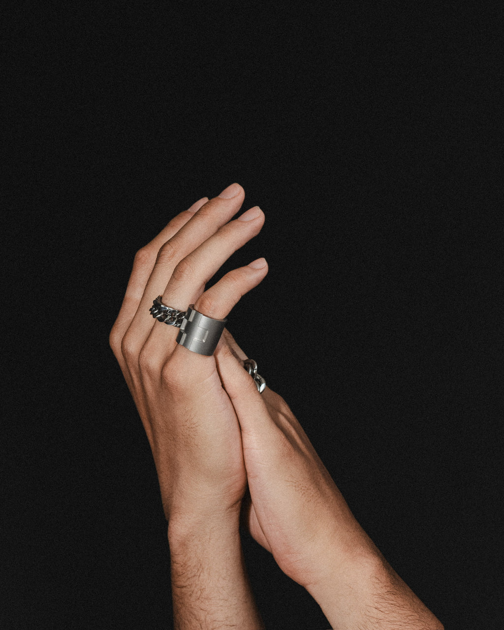 Anillo cruzado