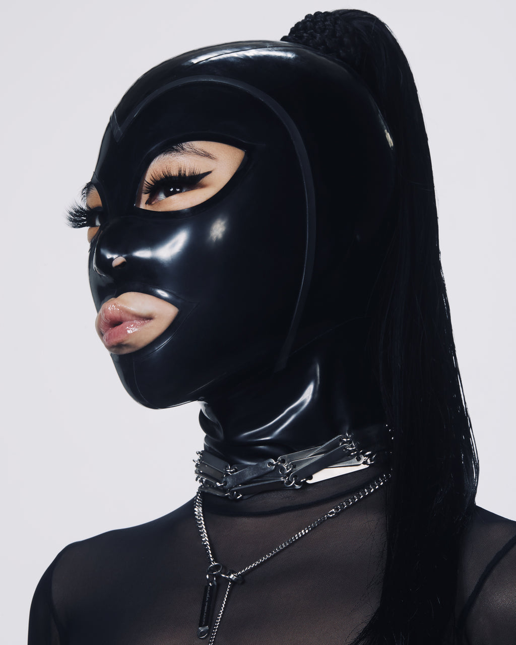 Twisted Plate Choker Necklace | Choker Necklace | Maŕa Peralta Studio